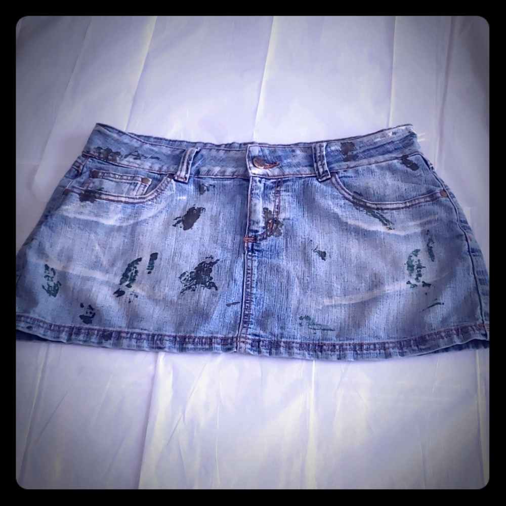 Younique Denim Jean Super Mini Skirt Paint Stamped EUC